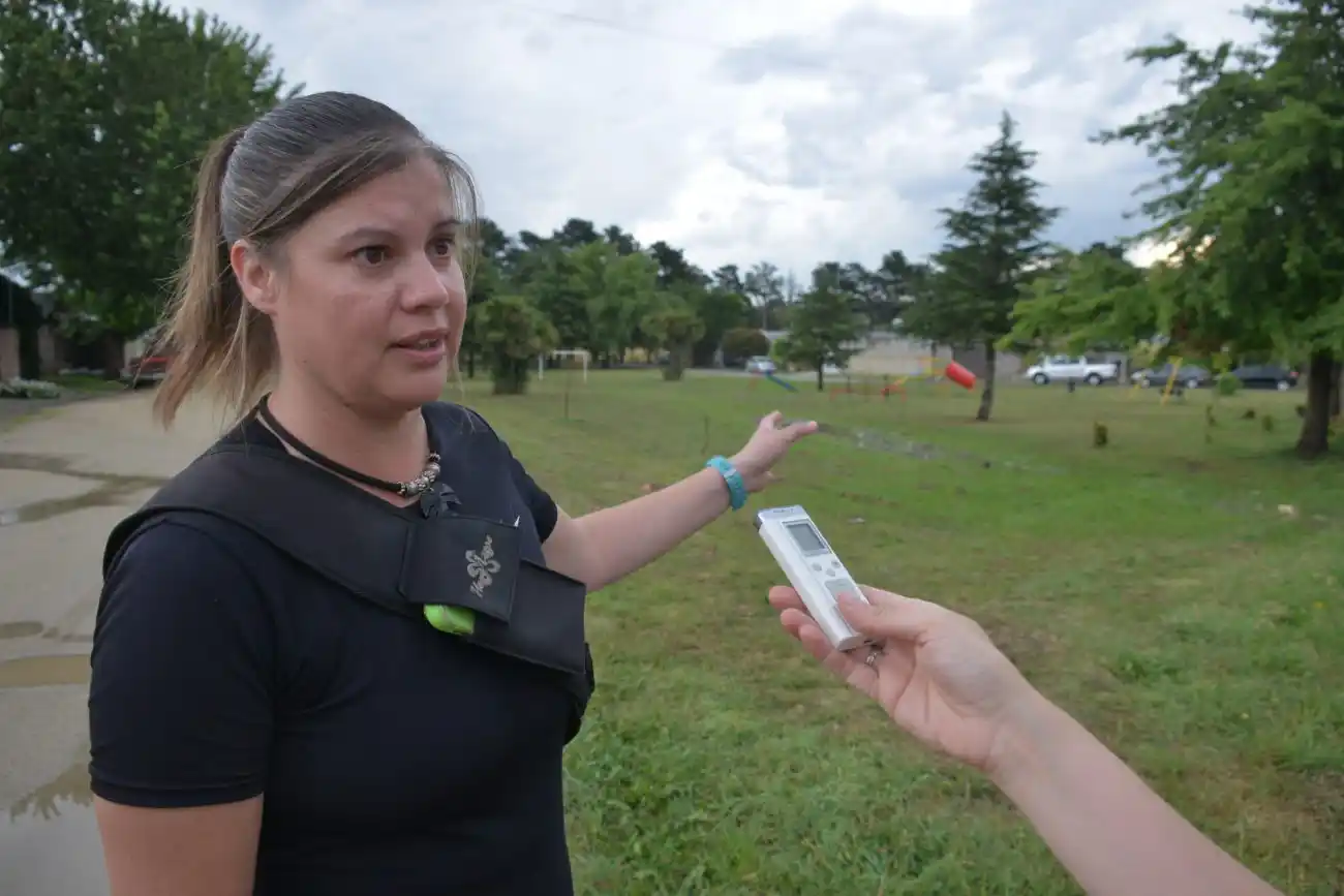 Vecinos del barrio Universitario exigen que no usen la plaza para estacionar