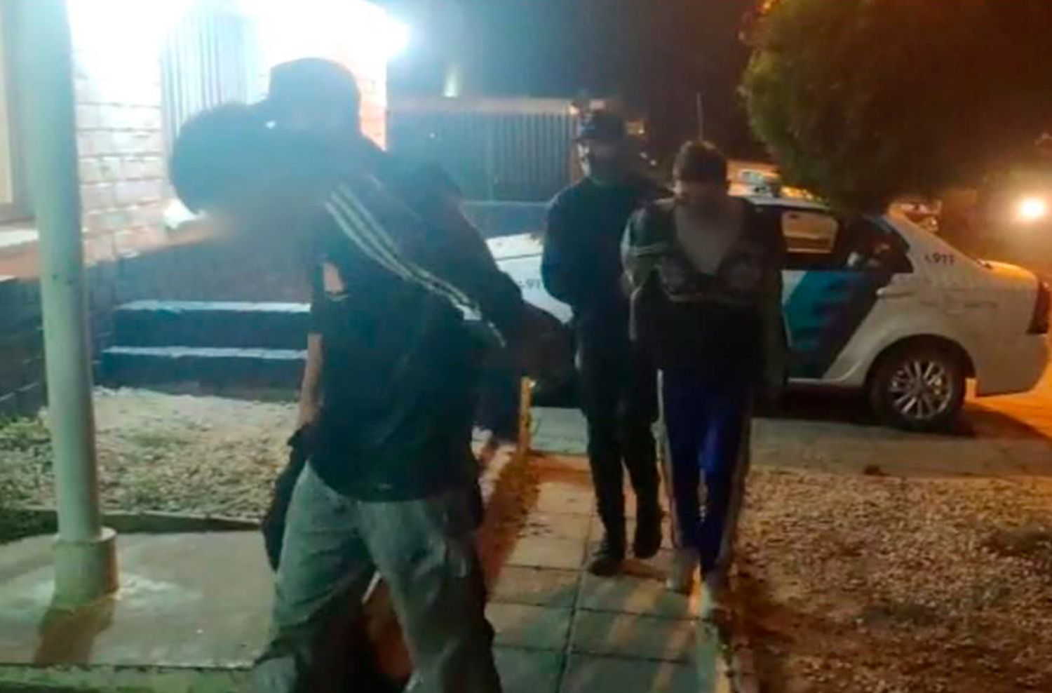 Intentó robar un celular en un patrullero pero lo atraparon