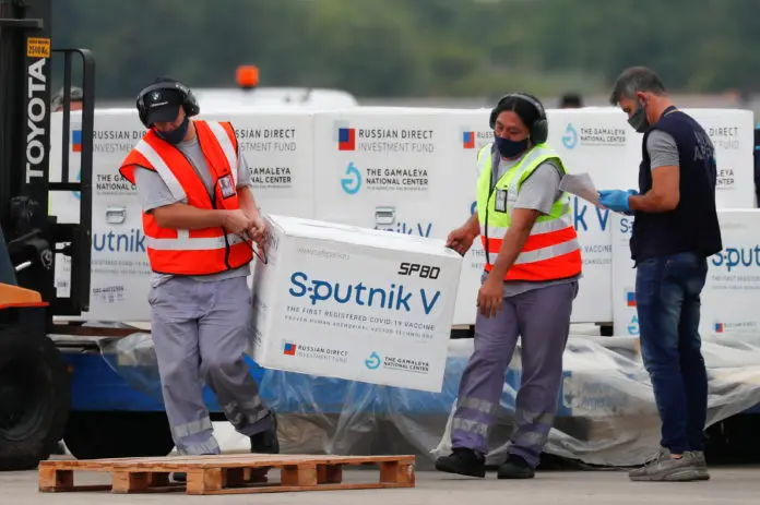 Vacunas: Las dos novedades que maneja el Gobierno para pasar el cuello de botella