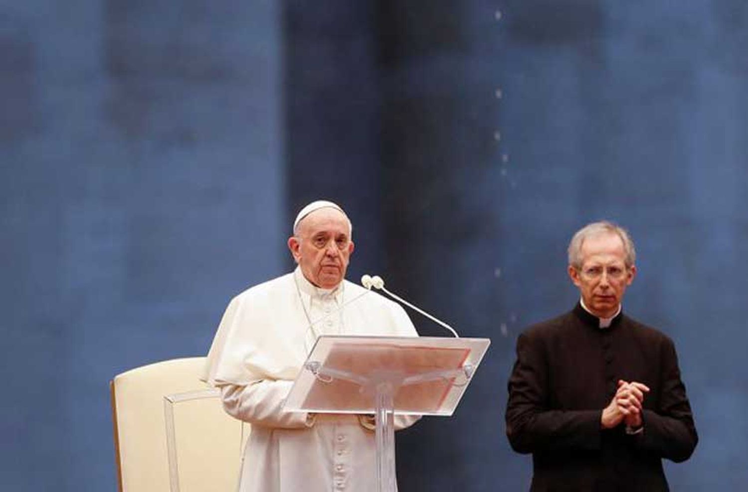 Francisco convoca una jornada de oración por el Líbano a un mes de las explosiones