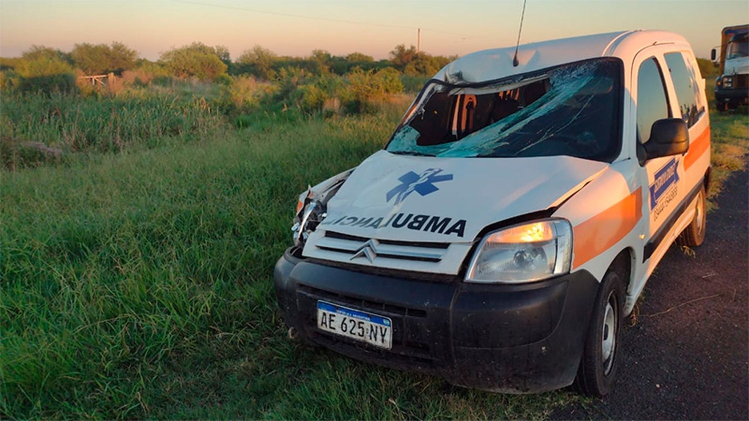 Falleció un hombre tras ser embestido por una ambulancia y un camión