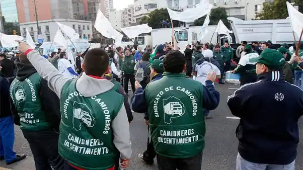 Camioneros: No hubo acuerdo y anuncian paros sorpresivos por 48 horas