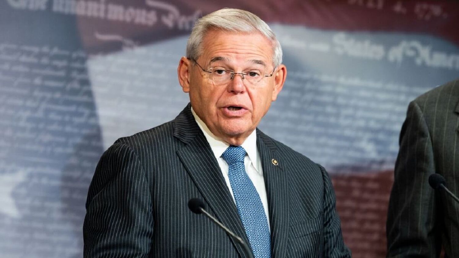 ¡SE PRENDIÓ! Senador fustiga a Biden por deportación de venezolanos