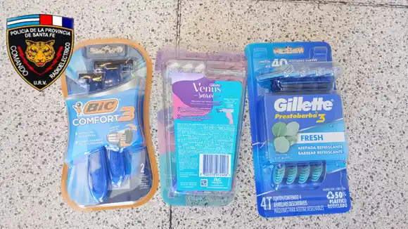 ¿Tenía la barba larga? Aprehendieron a un joven que intentó robarse 3 paquetes de "maqunitas de afeitar"