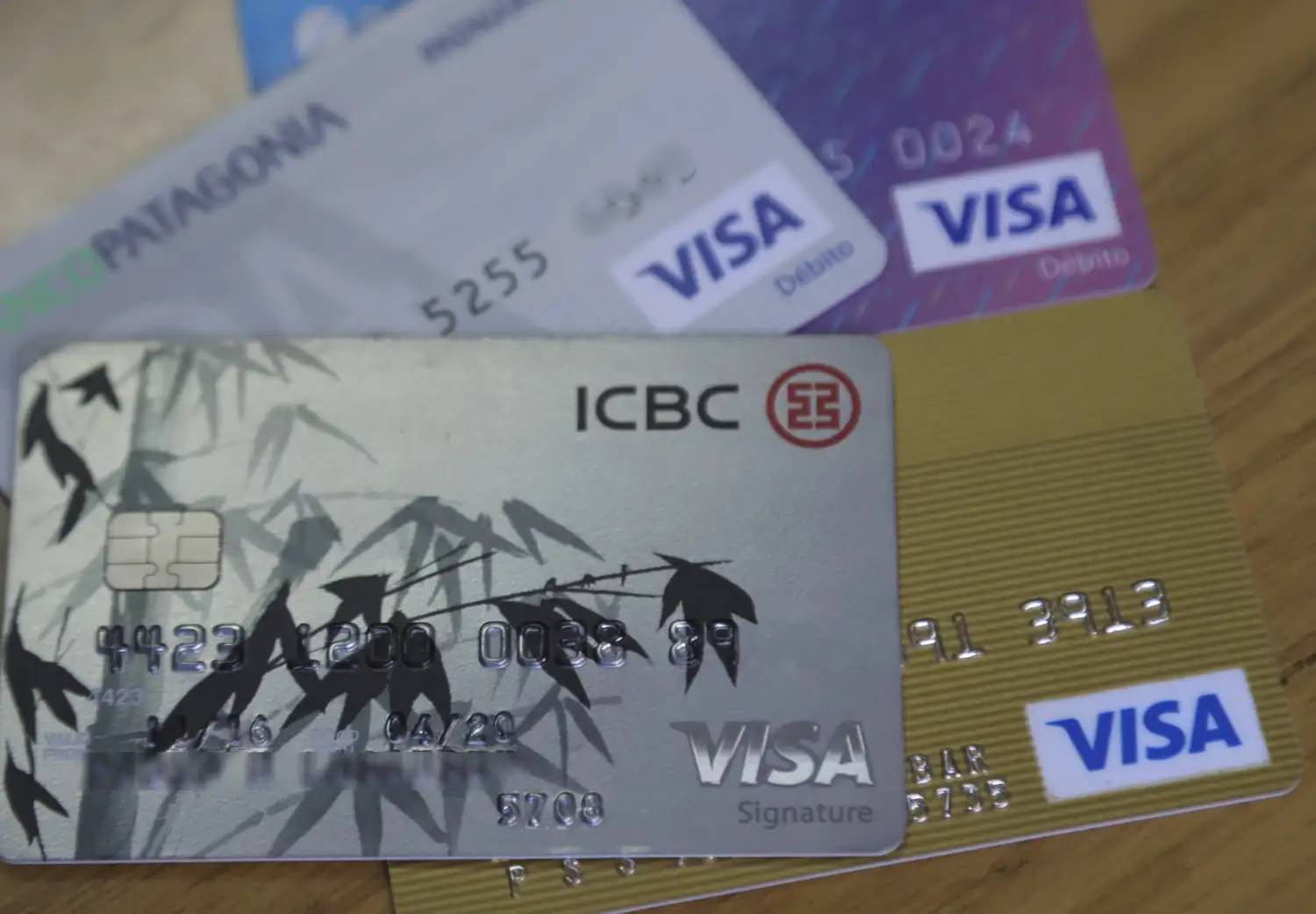 El fondo norteamericano Advent tomó el control de las tarjetas Visa y Banelco