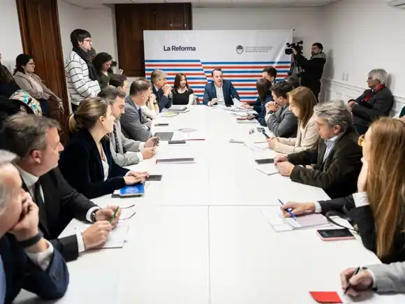 Las comisiones de la reforma constitucional sesionan en Rosario y se realiza una audiencia pública