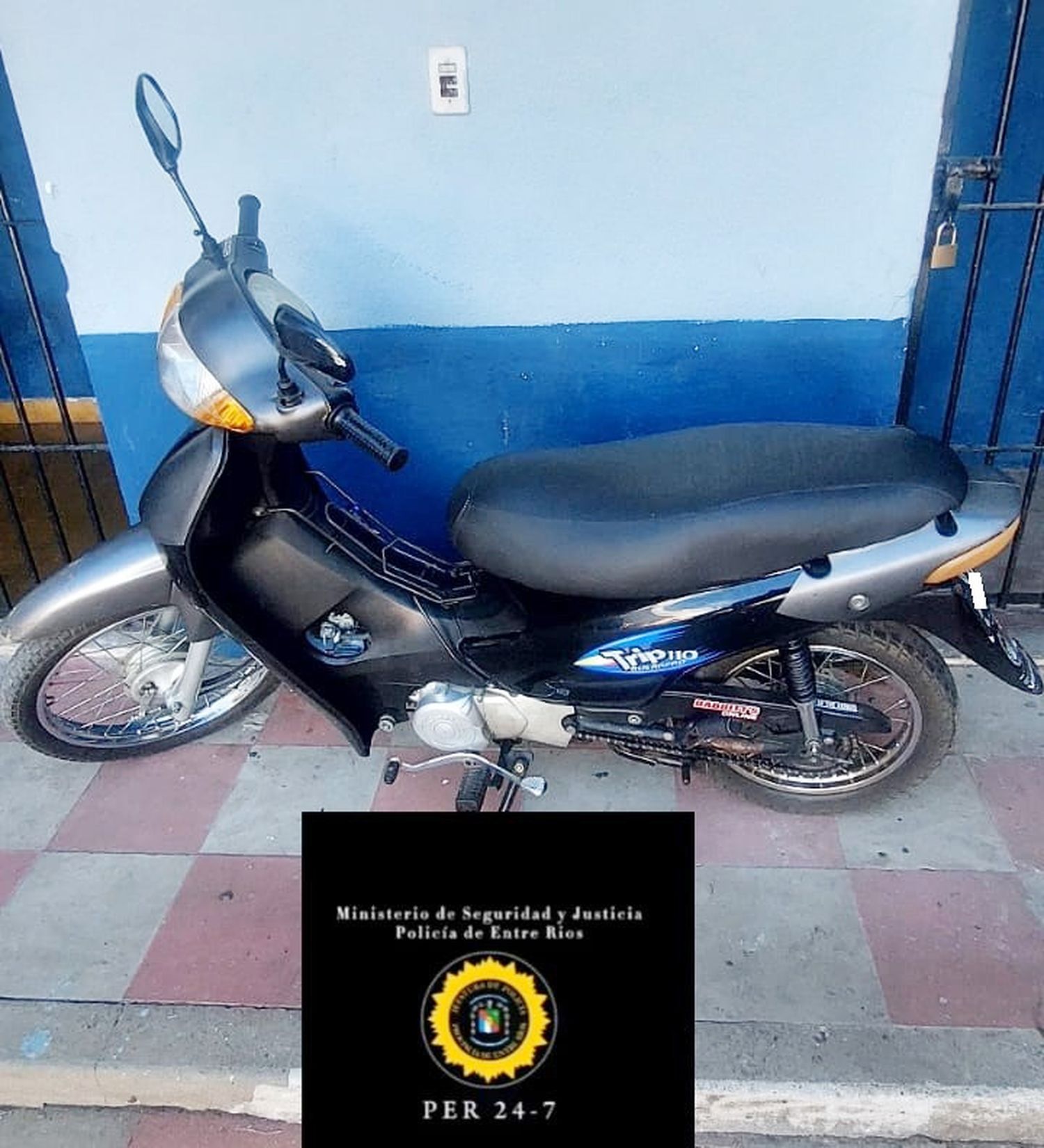 Recuperaron una moto robada; los delincuentes se fugaron a pie