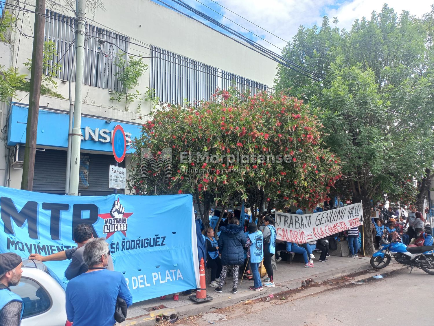 Organizaciones sociales se manifestaron en las puertas de ANSES