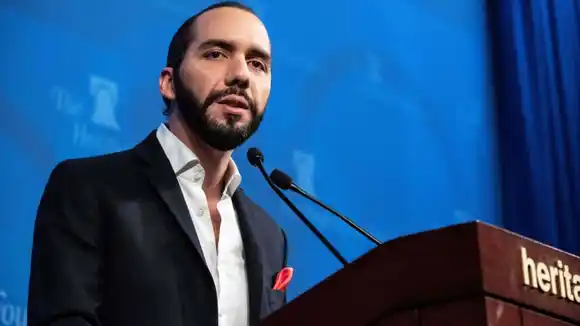 El Salvador NO RECONOCE gobierno de Manuel Merino en Perú