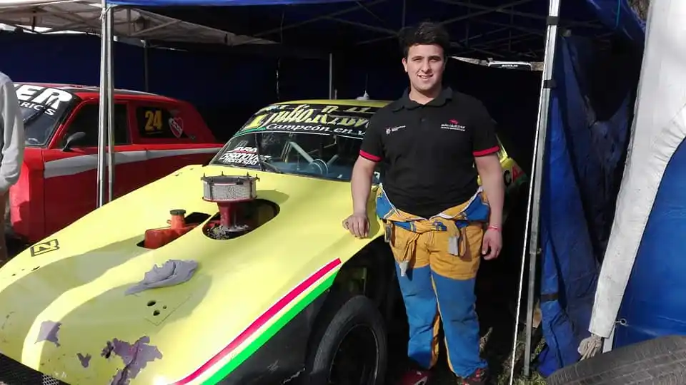 Donati le apunta a Lobería