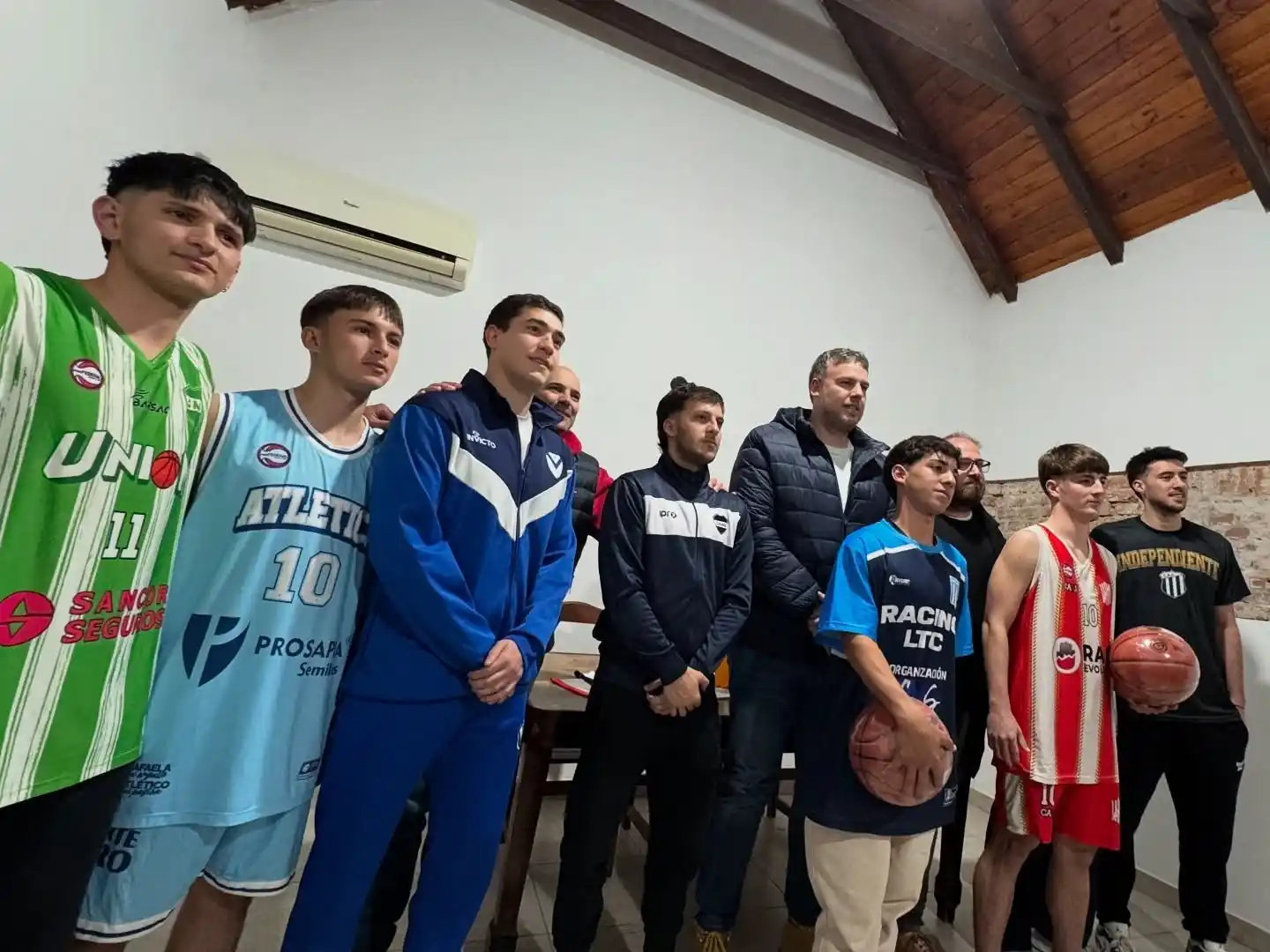 Se presentó oficialmente  el Pre Federal de básquet que se disputará durante el segundo semestre de la temporada.
Foto:ARB