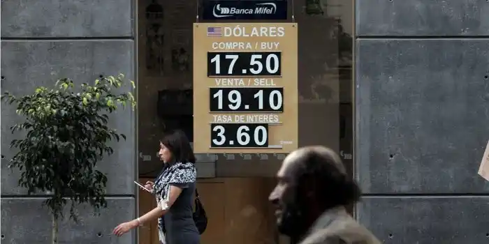 El dólar cortó su racha alcista y cedió 5 centavos