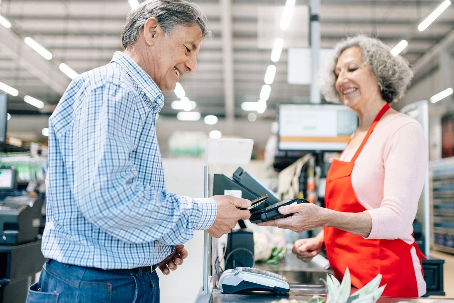 Ahora las personas mayores pueden ahorrar en cualquier comercio