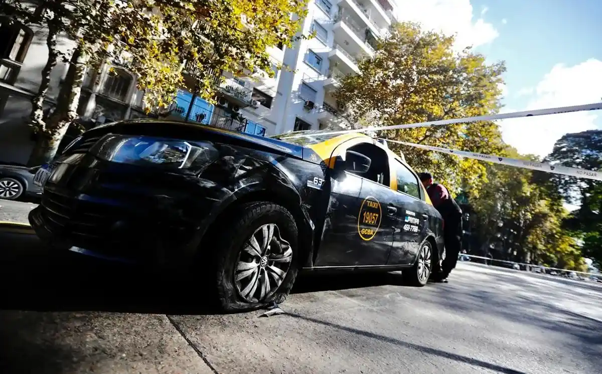 Tragedia en Palermo: un taxista sufrió un ACV, embistió a cinco personas y una de ellas perdió la vida