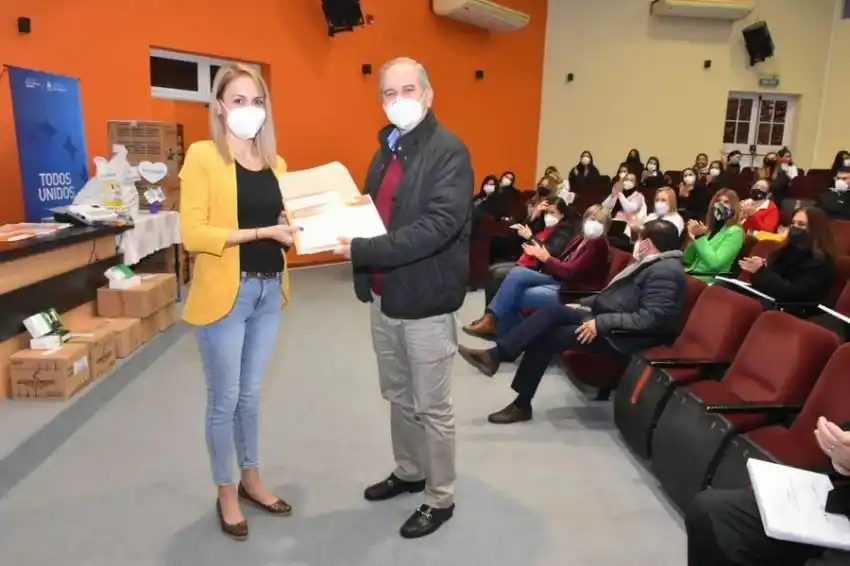 Presentaron la primera Guía Nutricional Materno, Infantil y del Adolescente