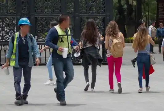 Proponen multas de hasta 7 mil pesos para casos de acoso callejero en la Provincia