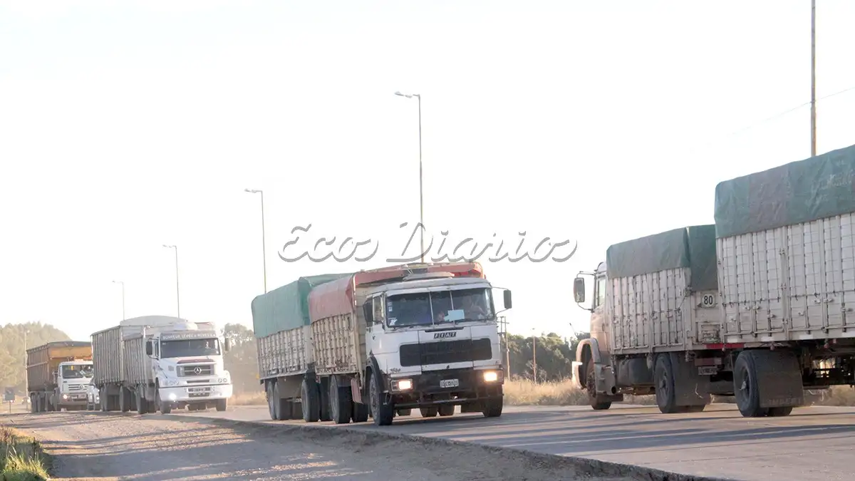 Se pretendía. Un tributo por los efectos que produce en los caminos de acceso a Puerto el paso de los camiones