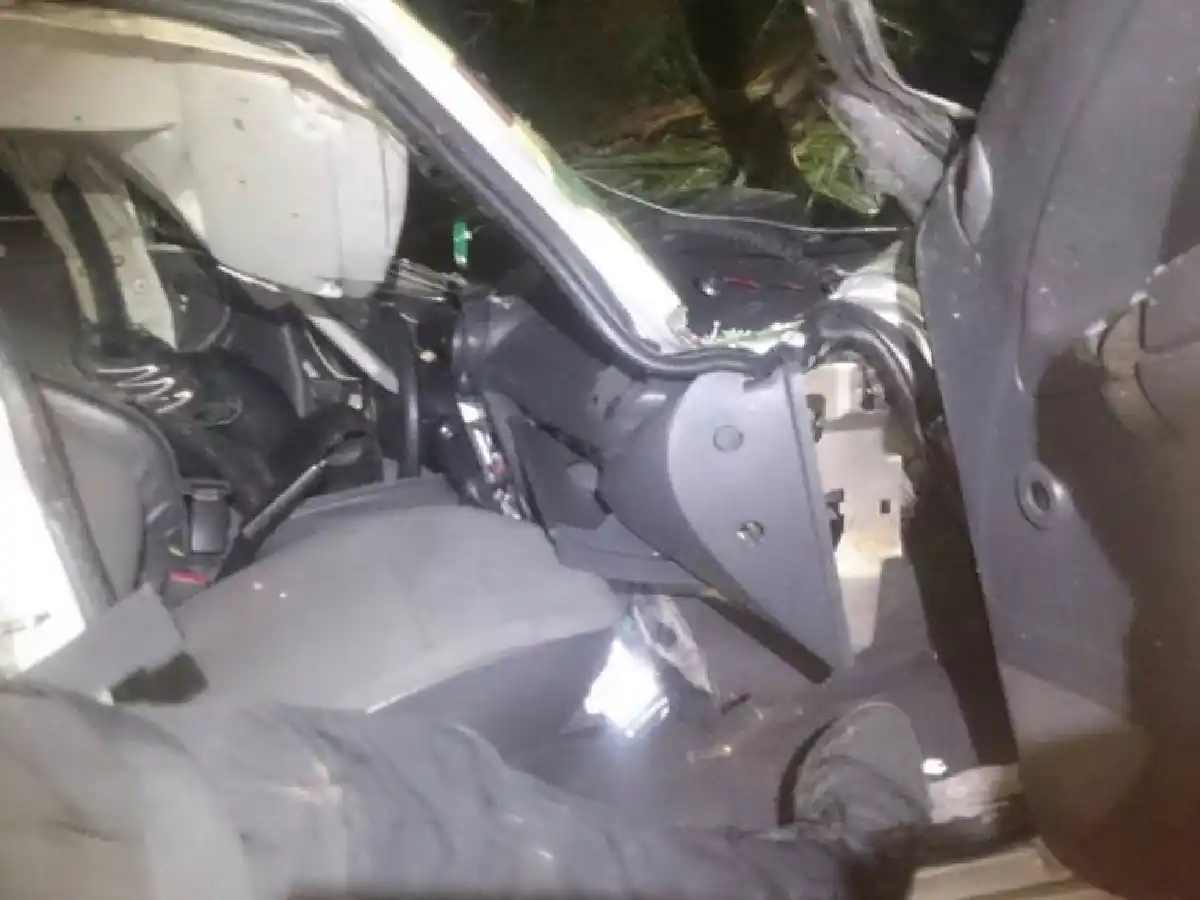 Córdoba: cayó 180 metros con su auto por un barranco y sobrevivió