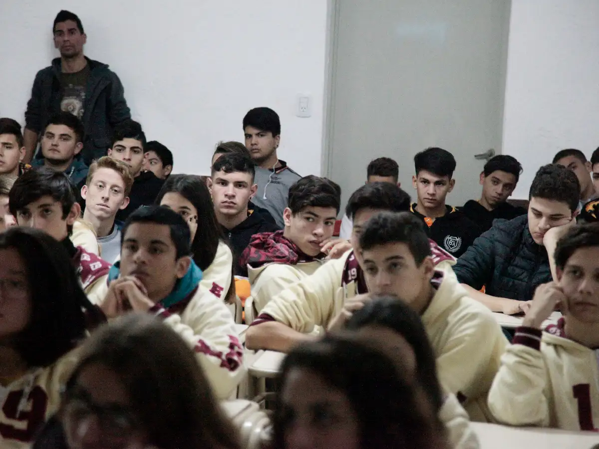  Ingenieros civiles, la "figurita difícil": ofrecen charlas y becas para incentivar a los jóvenes   