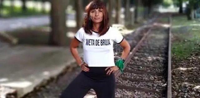 Objetos feministas: ropa y elementos de diseño con consignas de género