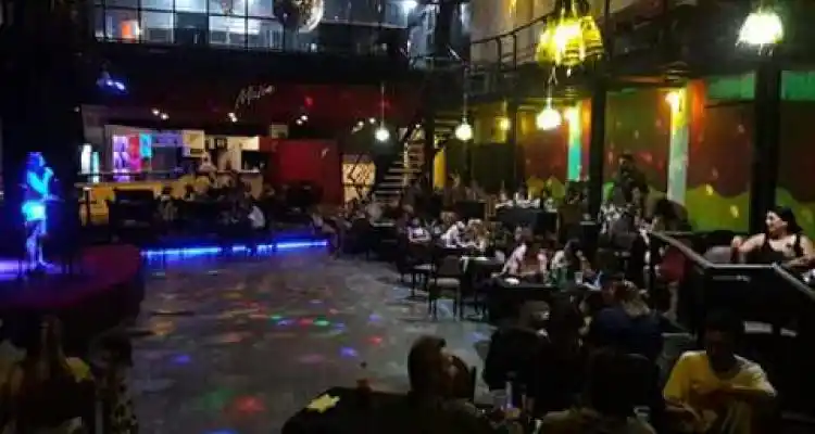 “Amigos de Facebook” se encontraron en Maive