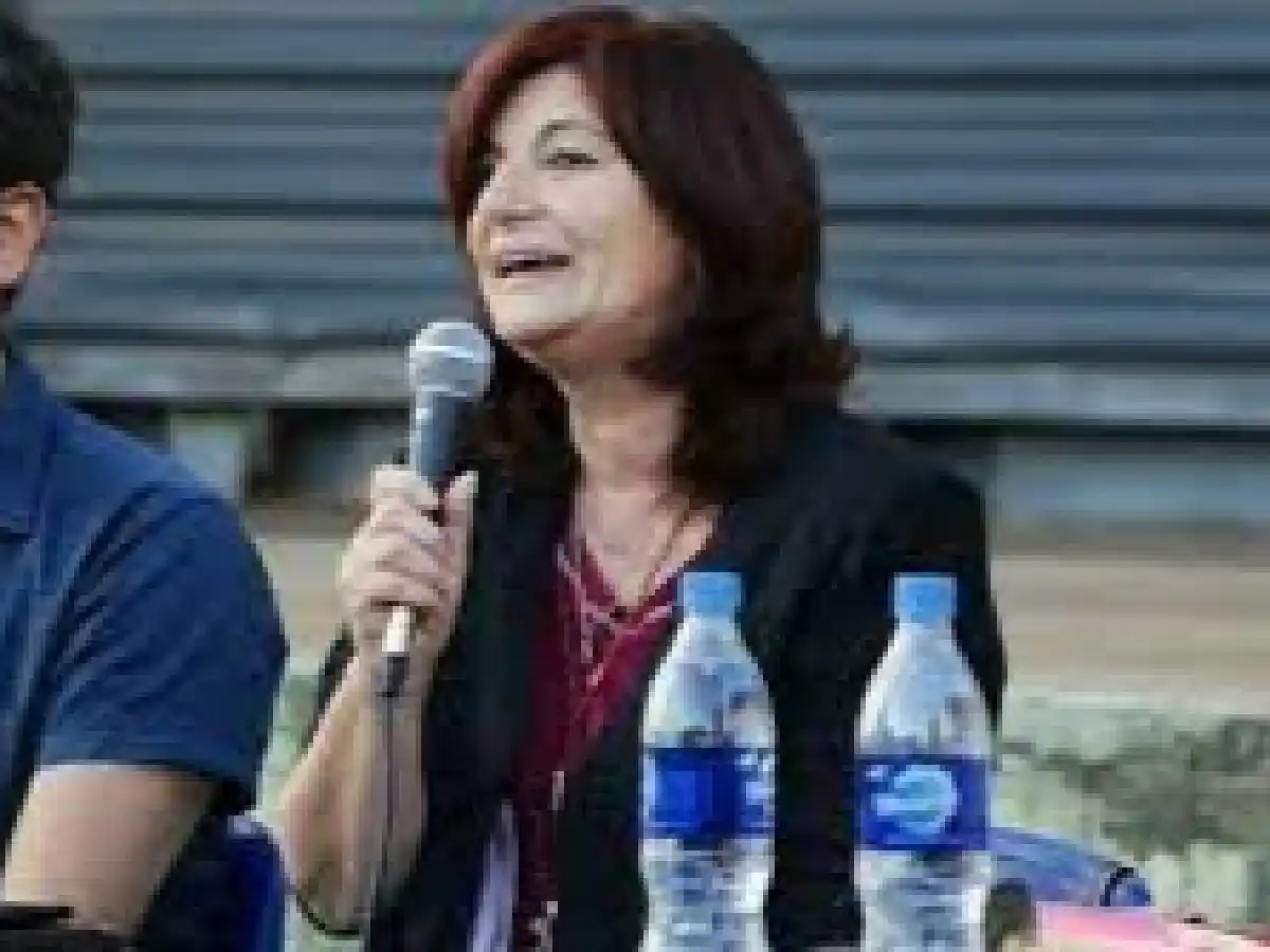 Kelly Olmos ratificó que el Gobierno evalúa otorgar un bono de fin de año para trabajadores del sector privado