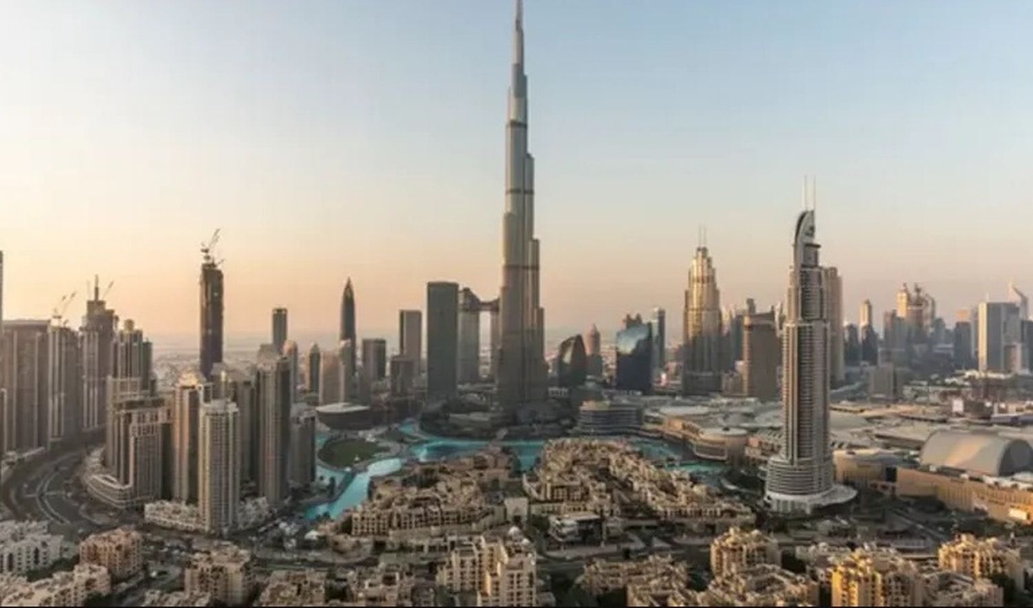 Dinastía bin Sultan, los controvertidos jeques que transformaron a Emiratos Árabes en un poder global