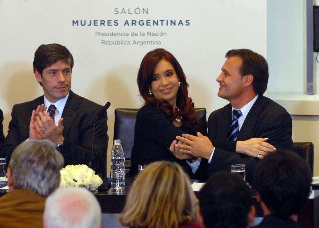 Cristina encabezó acto del Plan Más Cerca en Casa Rosada