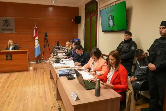 “El juicio por jurados fortalece la democracia y la confianza en la Justicia”