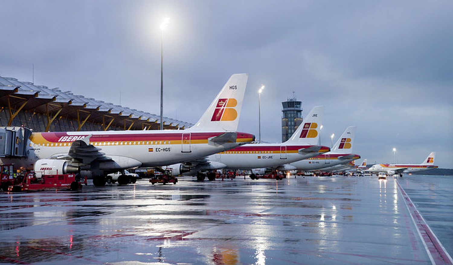 Schiphol sobrepasó a Barajas en tráfico de pasajeros durante 2001