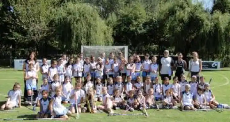 Hockey: Multitudinario encuentro en Náutico
