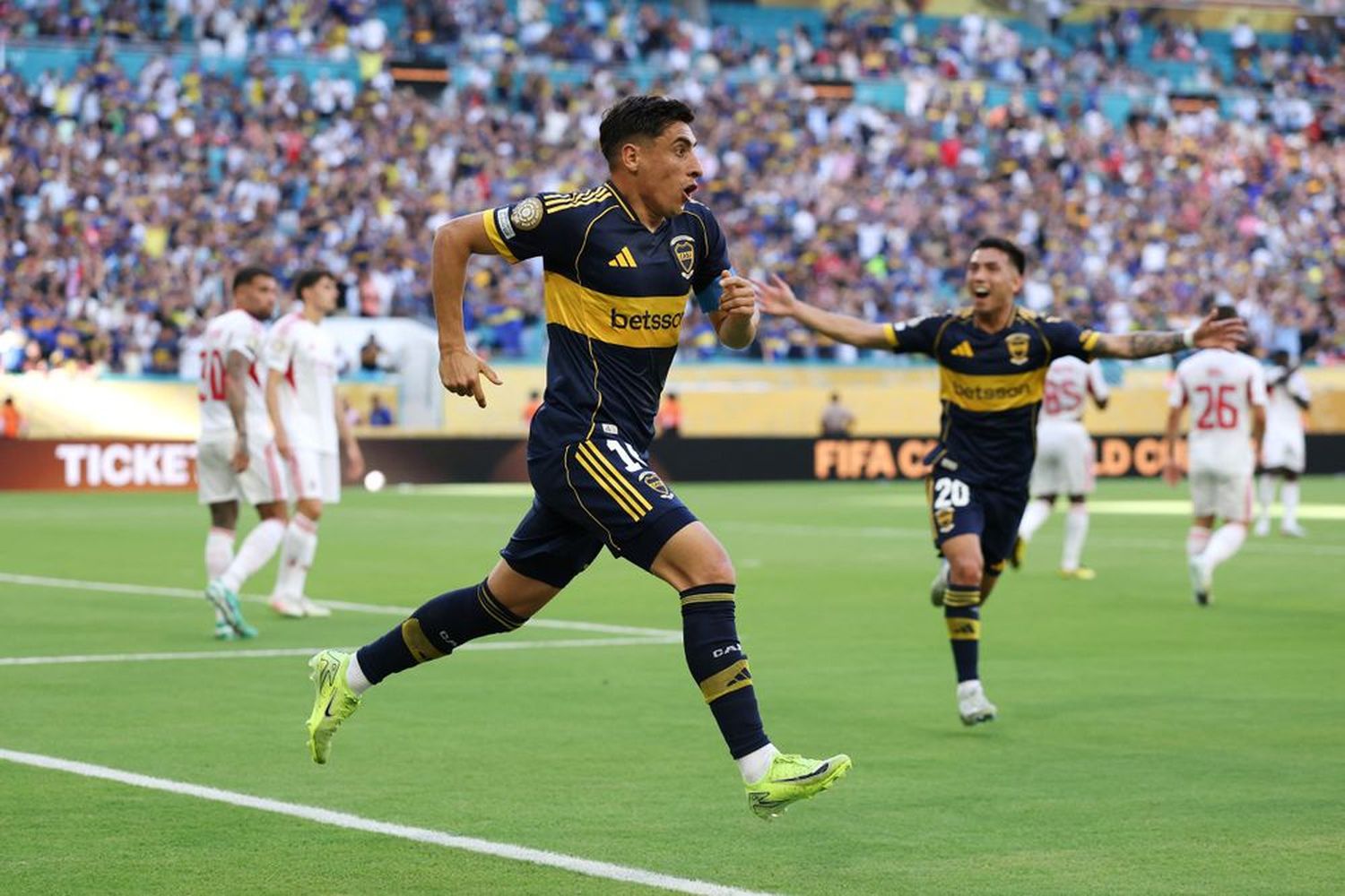 Boca debe ganar, Benfica perder, y sacarle siete goles de diferencia.
