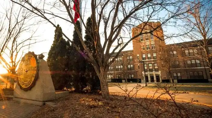 Al menos dos muertos en un tiroteo en una universidad de Michigan