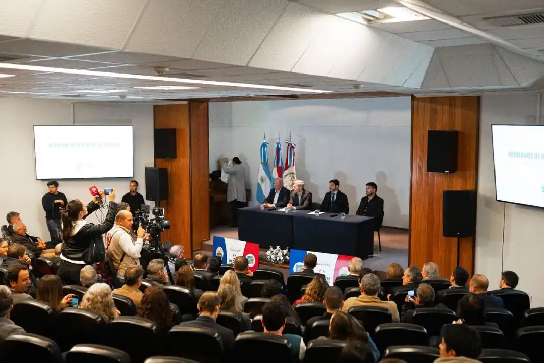 Libertador San Martín y Las Tunas formalizaron un hermanamiento histórico en el marco de la Región Centro