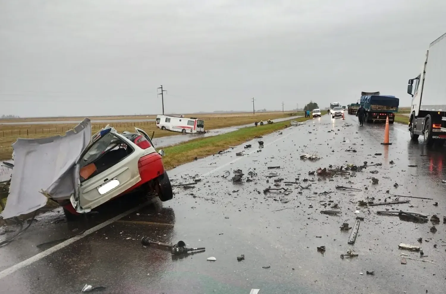 Tragedia en la Ruta 3: un hombre perdió la vida en un choque frontal entre un auto y un MotorHome