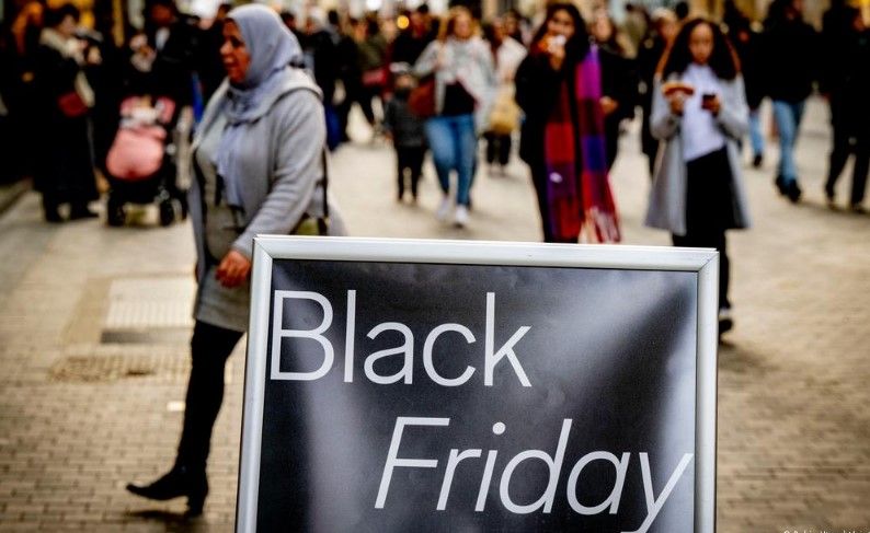 El Covid aceleró las compras online, pero las tiendas físicas todavía lo aprovechan.