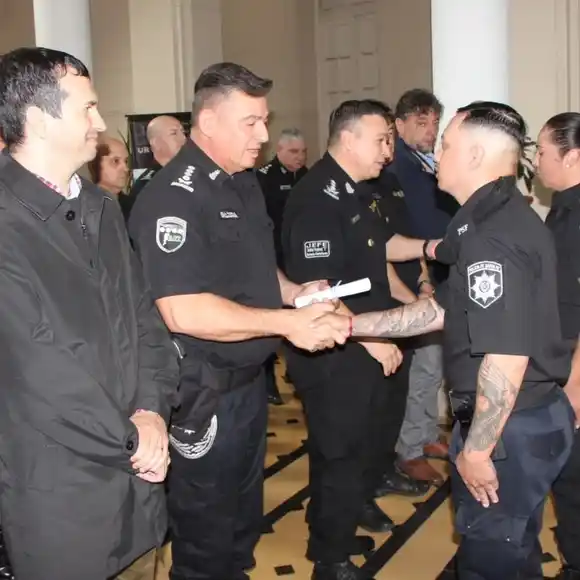 Con la presencia del Sr. subjefe de policía, la jefatura de la UR V celebro su 134º aniversario