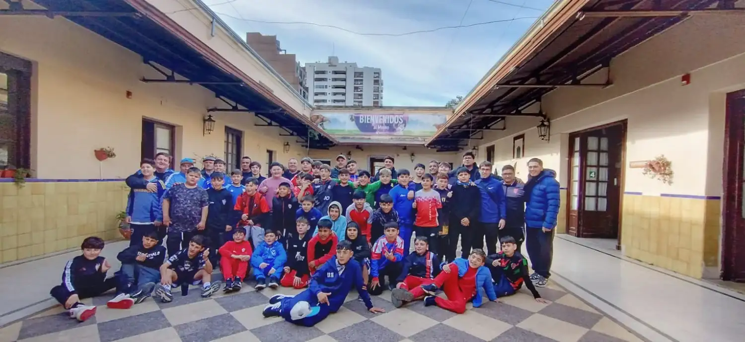 Jóvenes de la Liga Rafaelina vivieron una experiencia educativa y deportiva junto a Alcides Calvo: "Hermosa experiencia: - 4