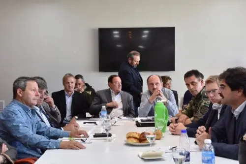 El Gobierno se comprometió ante el campo terminar todas las obras en marcha