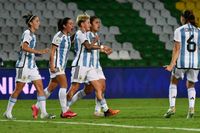 Argentina pisó fuerte con las tandilenses de titulares