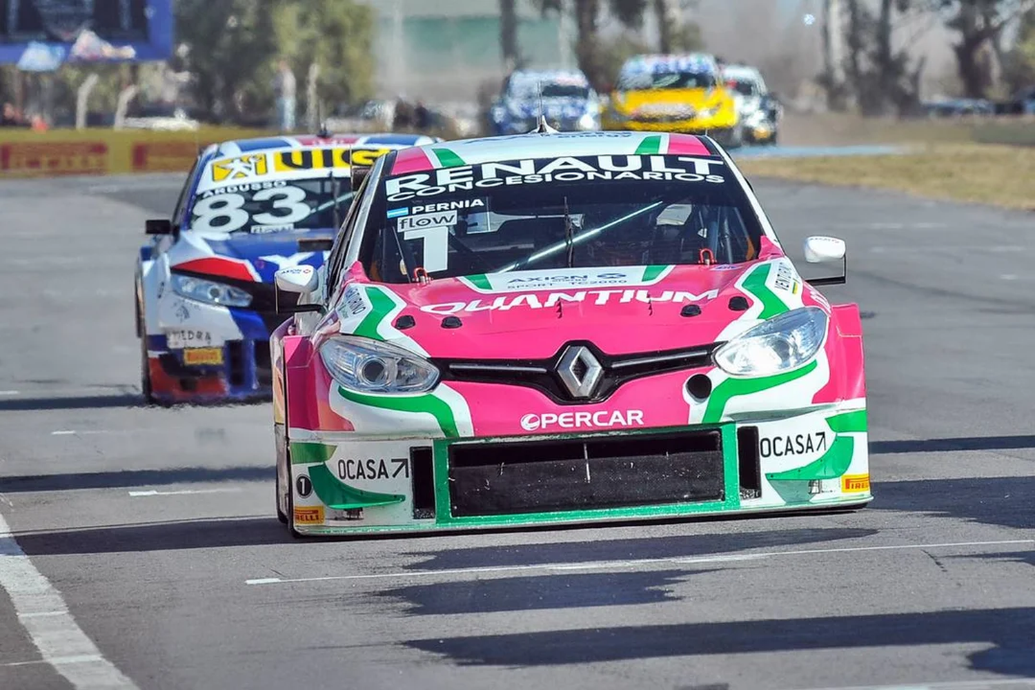 TC2000: Pernía resistió el ataque final de Rossi y se quedó con el triunfo en Río Cuarto