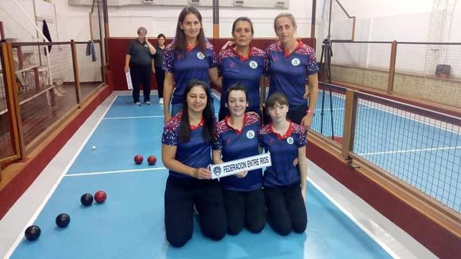 Una buena labor le cupo a la delegación femenina de bochas de Entre Ríos. Entre las integrantes estuvo la bochófila gualeguayense Emilce Ojeda (arriba izq.) integrando dicho combinado.