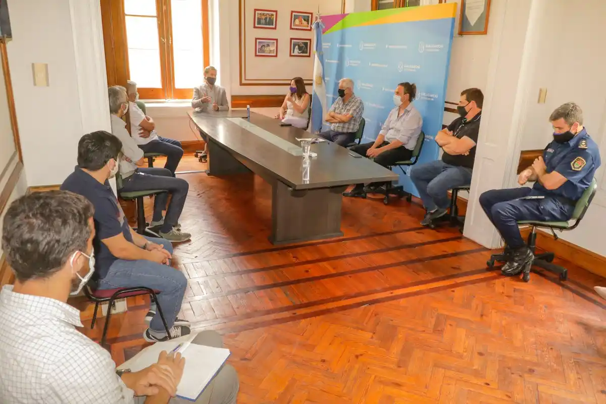 Piaggio se reunió con autoridades sanitarias y advirtió con volver a restringir actividades