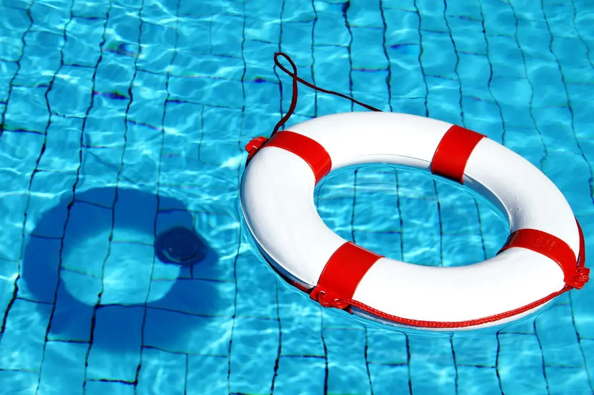 ¿Cómo prevenir y actuar ante accidentes frecuentes en vacaciones?