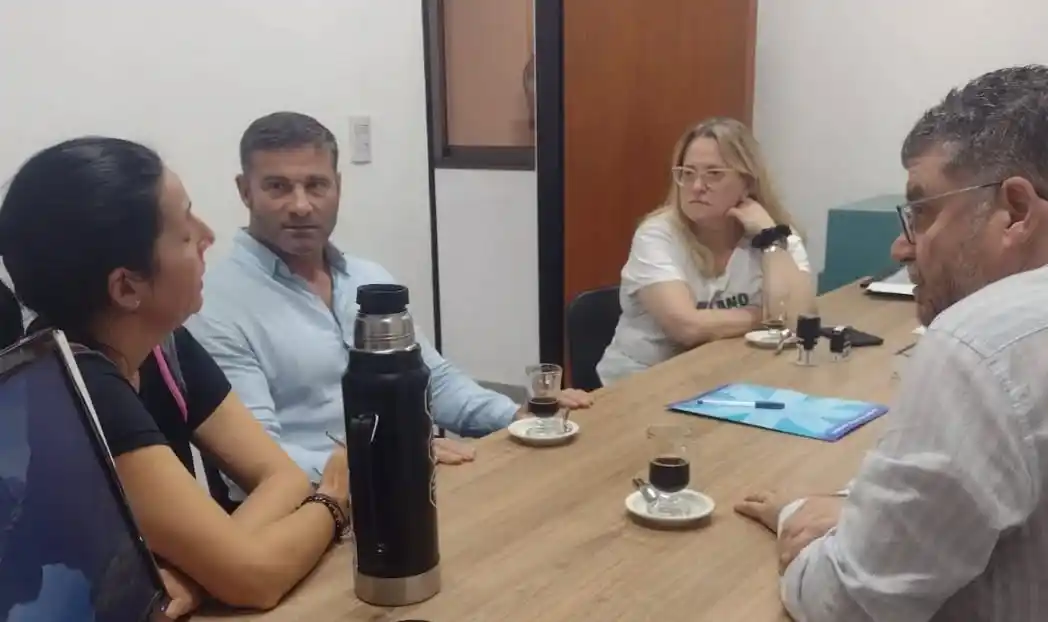 El intendente Lattanzi visitó la casa de estudios para firmar un convenio marco. Foto: Gentileza.