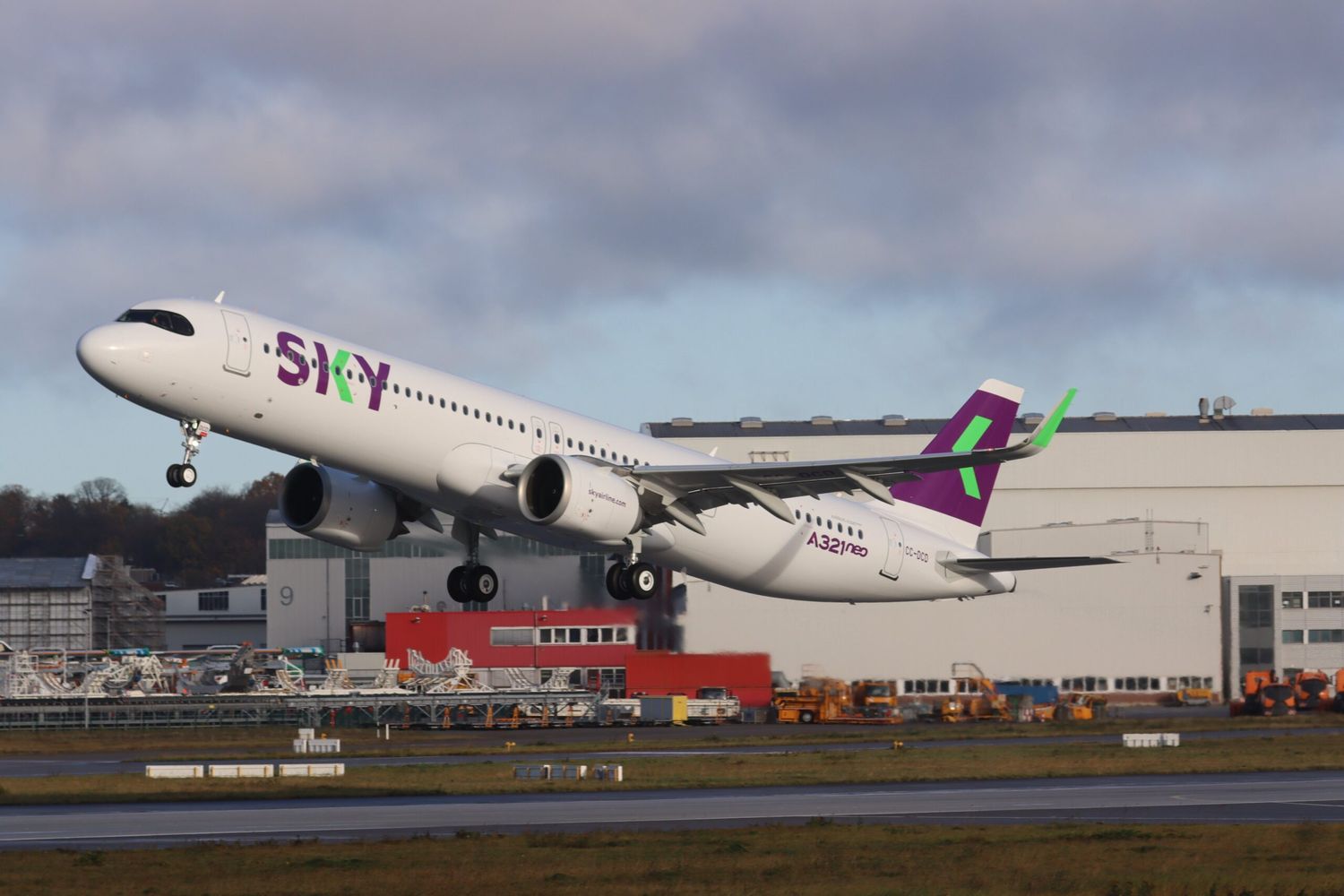 SKY Airline suspende sus vuelos hacia Colombia