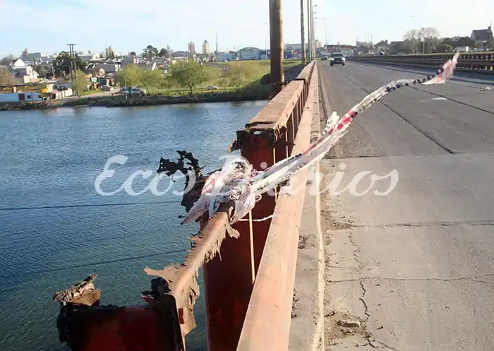 Estado deplorable del puente Rocha