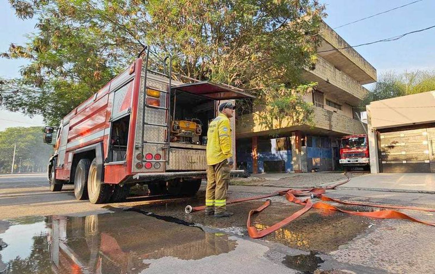 Bomberos extinguieron un
incendio en el Correo Argentino