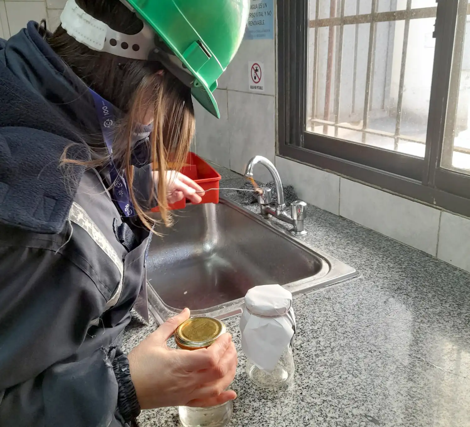 En Bromatología. Se llevan a cabo varios análisis