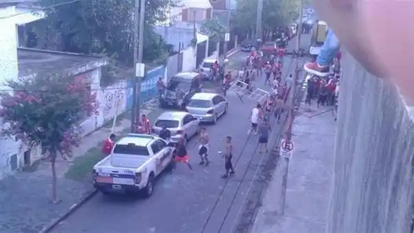 Violencia en el fútbol: Por incidentes, suspendieron Talleres- Defensores
